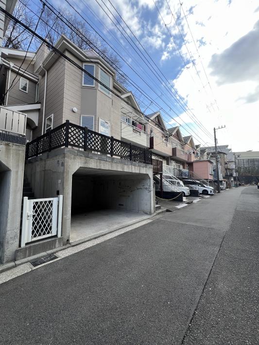 前面道路＆外観