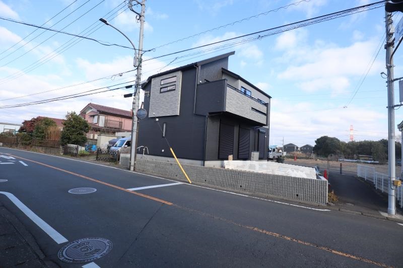 外観＆前面道路