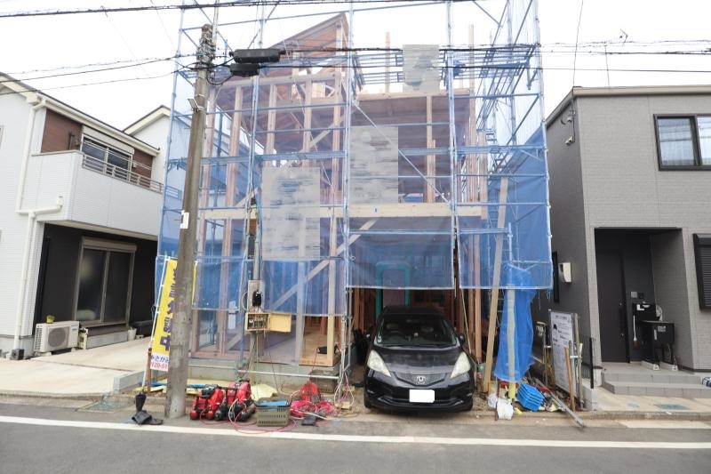 建築中