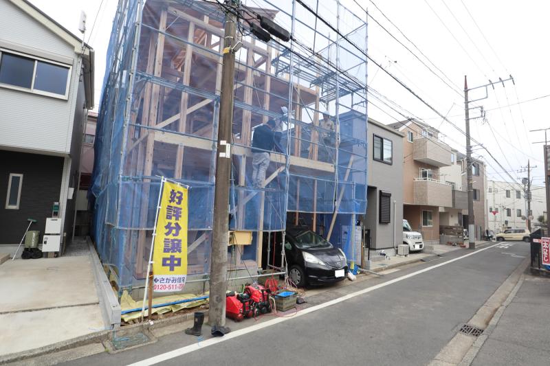 建築中＆前面道路