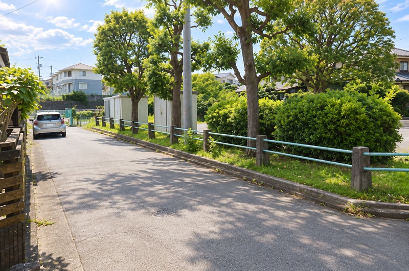 西側より
