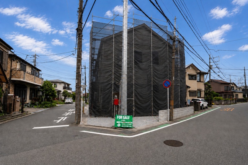 前面道路含む現地外観
